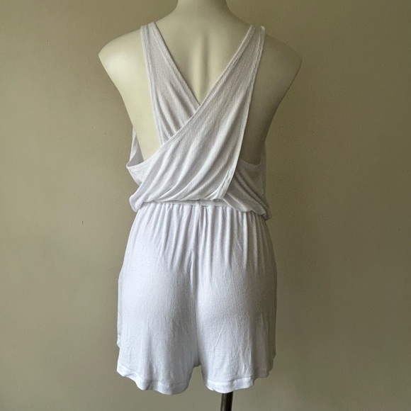 BECCA BY REBECCA VIRTUE Mykonos Twisted Romper, White M NWOT - Picture 10 of 11